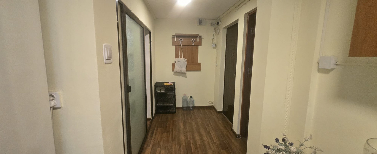 Apartament 3 camere 2 bai si 2 balcoane, Rovinari