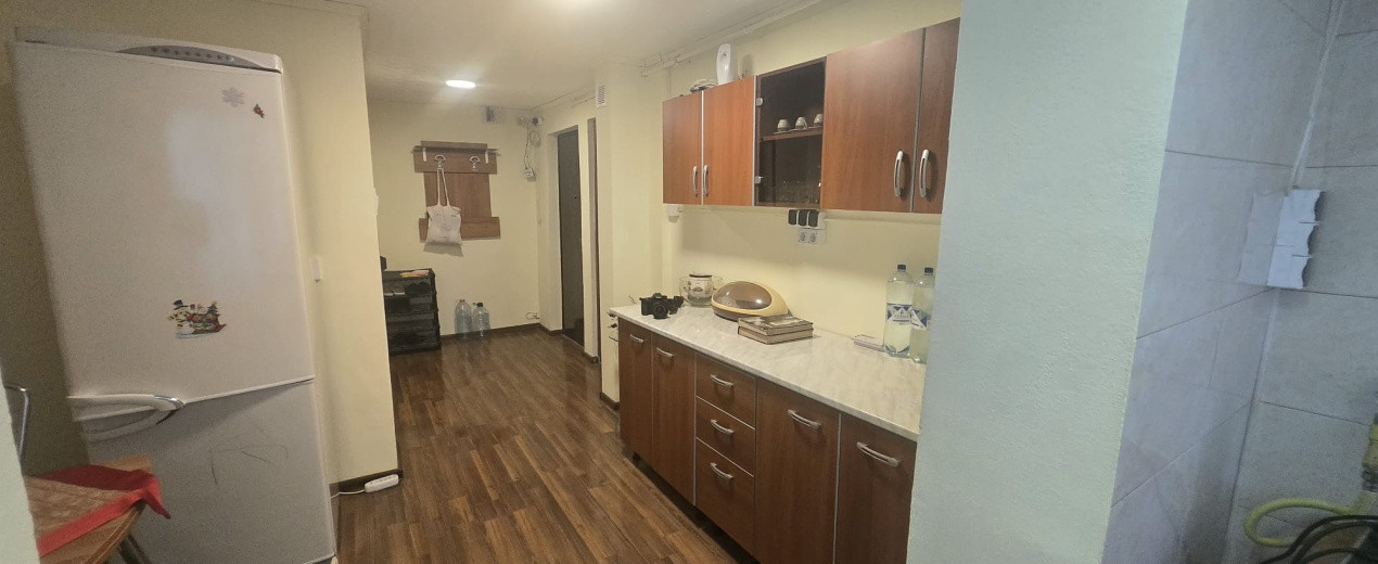 Apartament 3 camere 2 bai si 2 balcoane, Rovinari