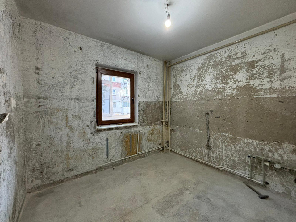 Apartament decomandat, etaj 1, 2 balcoane – Eremia Grigorescu