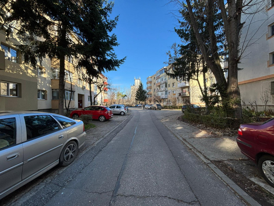 Apartament decomandat, etaj 1, 2 balcoane – Eremia Grigorescu