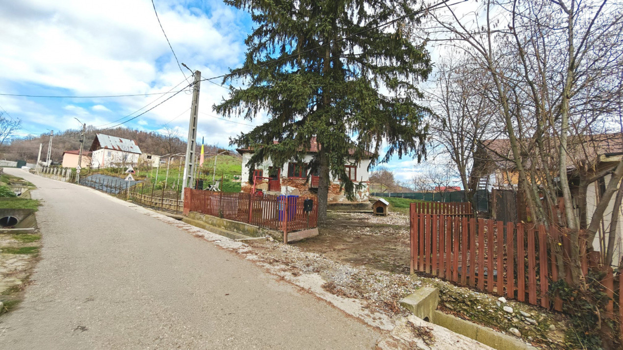 Teren intravilan de 1665 mp cu priveliste spre padure – Mioveni, zona Faget