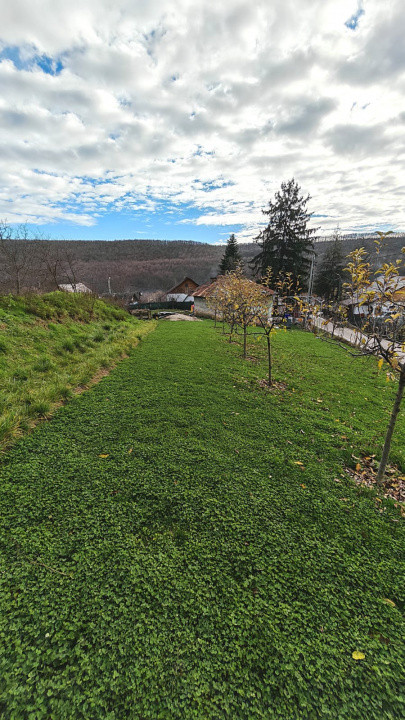 Teren intravilan de 1665 mp cu priveliste spre padure – Mioveni, zona Faget