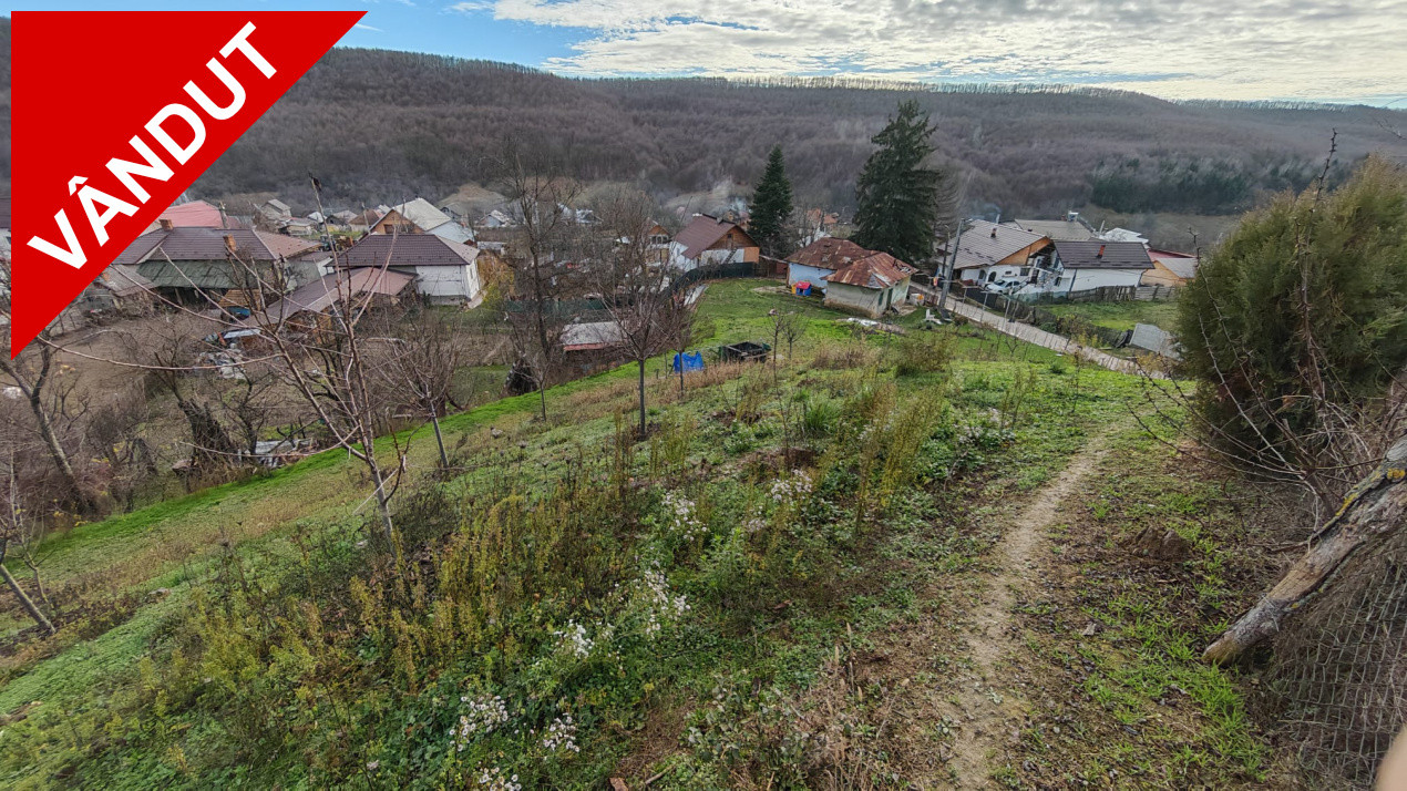 Teren intravilan de 1665 mp cu priveliste spre padure – Mioveni, zona Faget