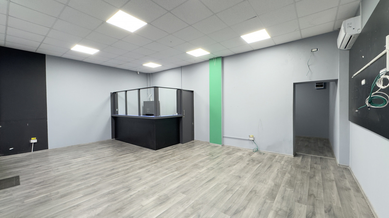 Spațiu Comercial Stradal 82 mp/Trafic Intens Auto și Pietonal/C.A.Române - Carei