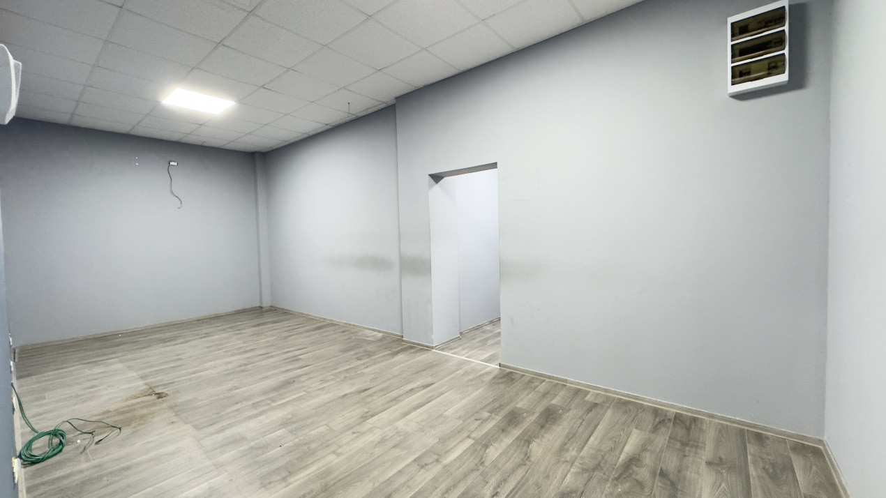 Spațiu Comercial Stradal 82 mp/Trafic Intens Auto și Pietonal/C.A.Române - Carei