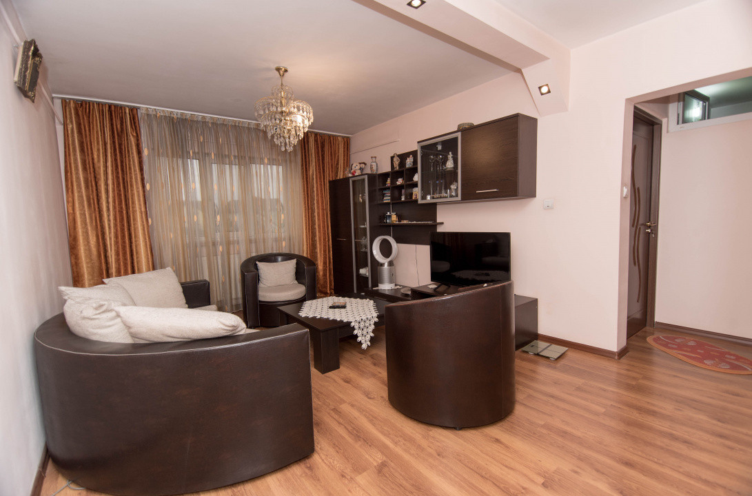 Apartament 3 camere Prundu - decomandat 