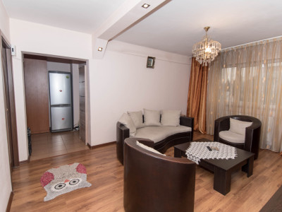 Apartament 3 camere Prundu - decomandat 