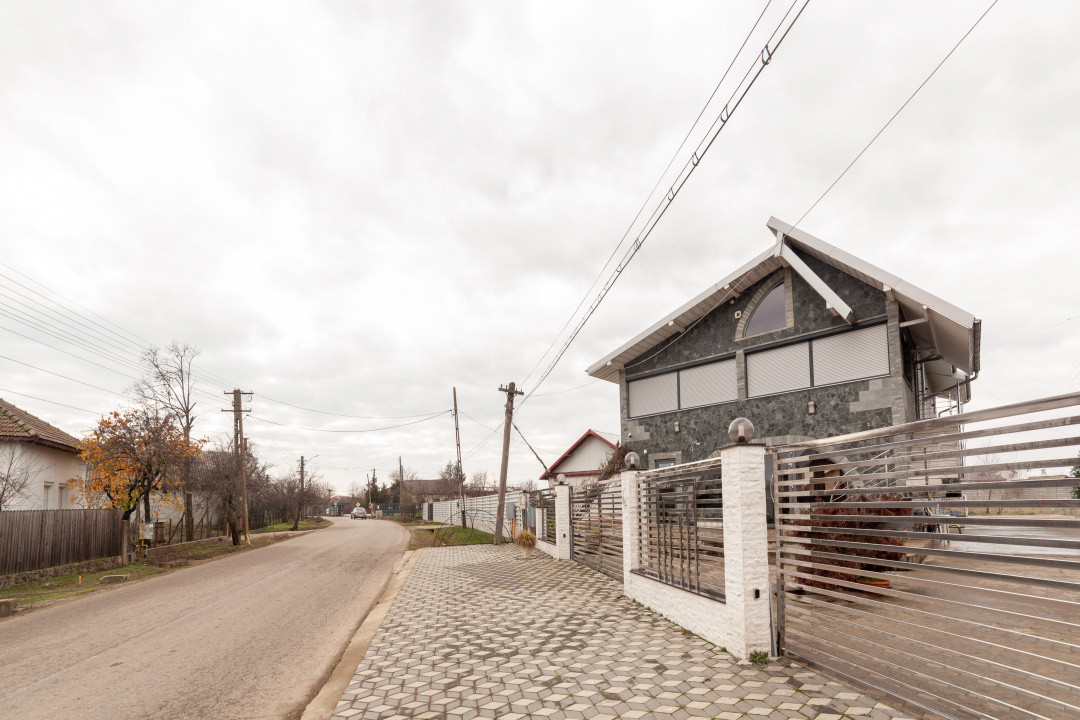  Clădire industrială / comercială – 320 mp utili | Teren 3.200 mp