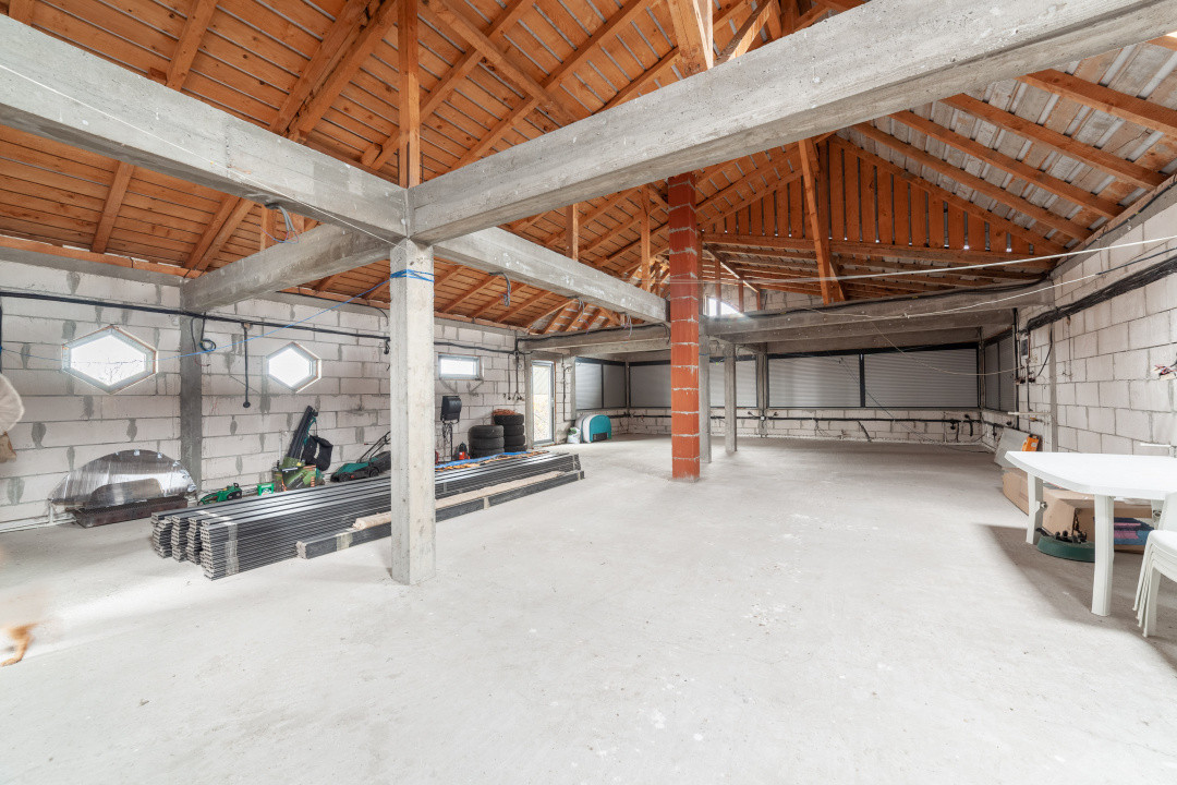 Clădire industrială / comercială – 320 mp utili | Teren 3.200 mp