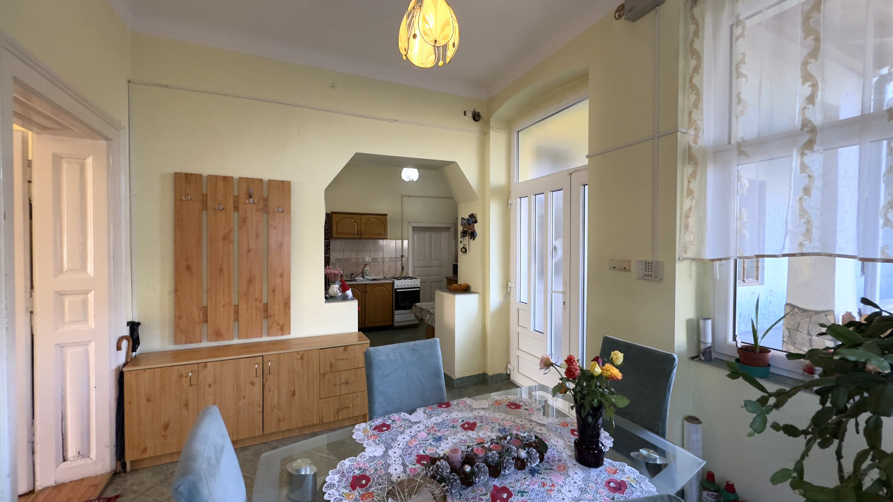 Casă 4 camere cu Teren 2.974 mp | Rezidență sau afacere | Carei