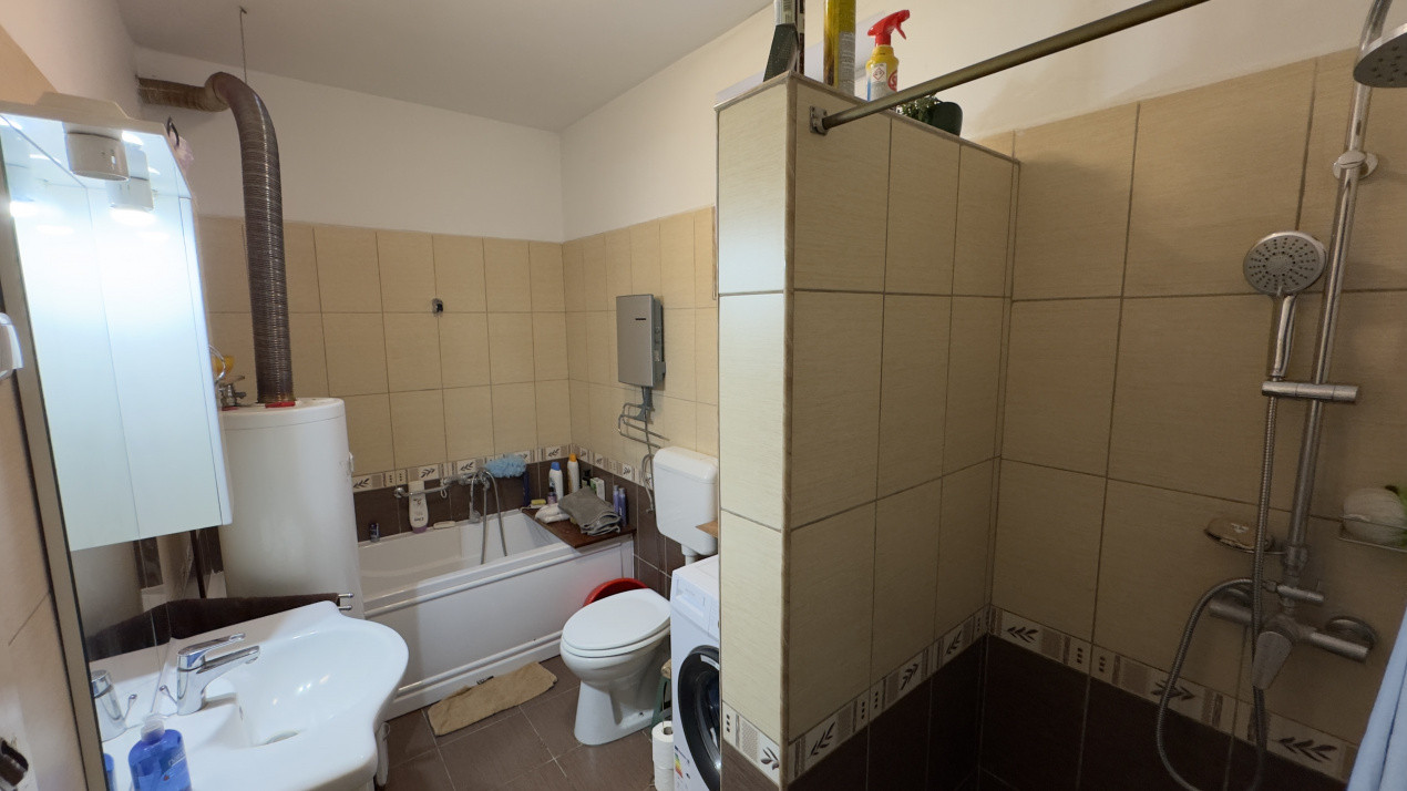 Casă 4 camere cu Teren 2.974 mp | Rezidență sau afacere | Carei