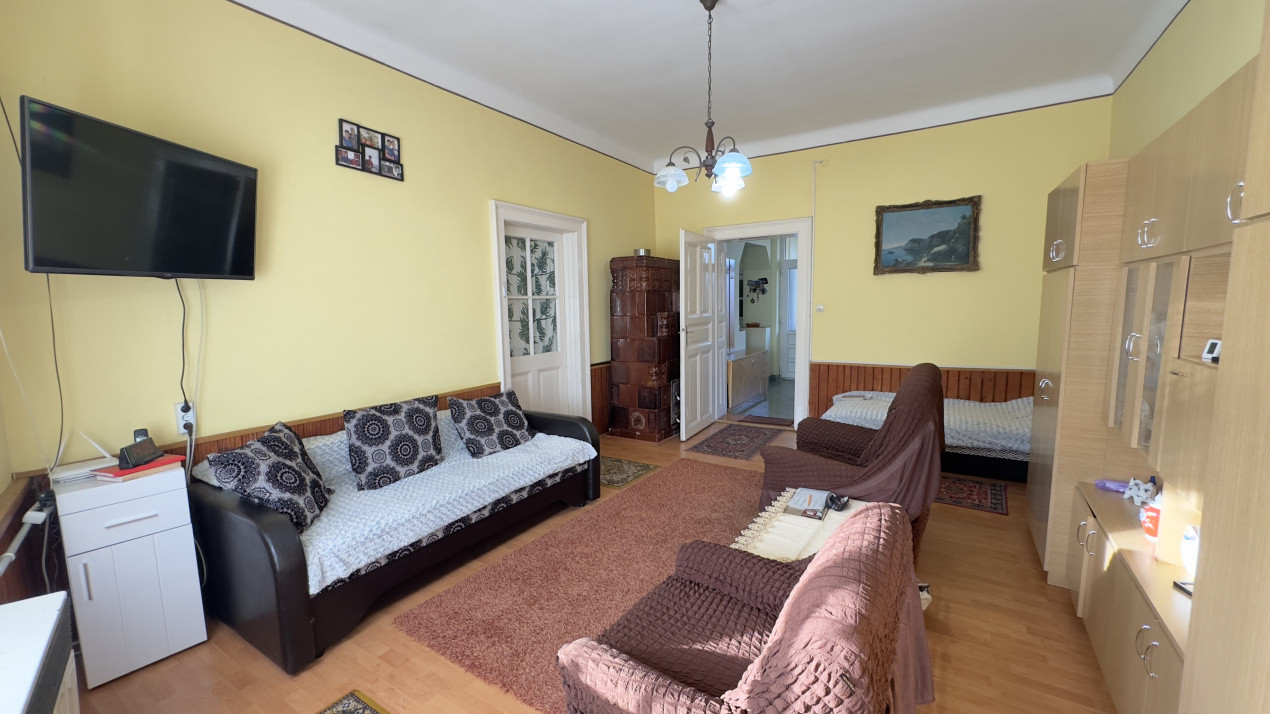 Casă 4 camere cu Teren 2.974 mp | Rezidență sau afacere | Carei