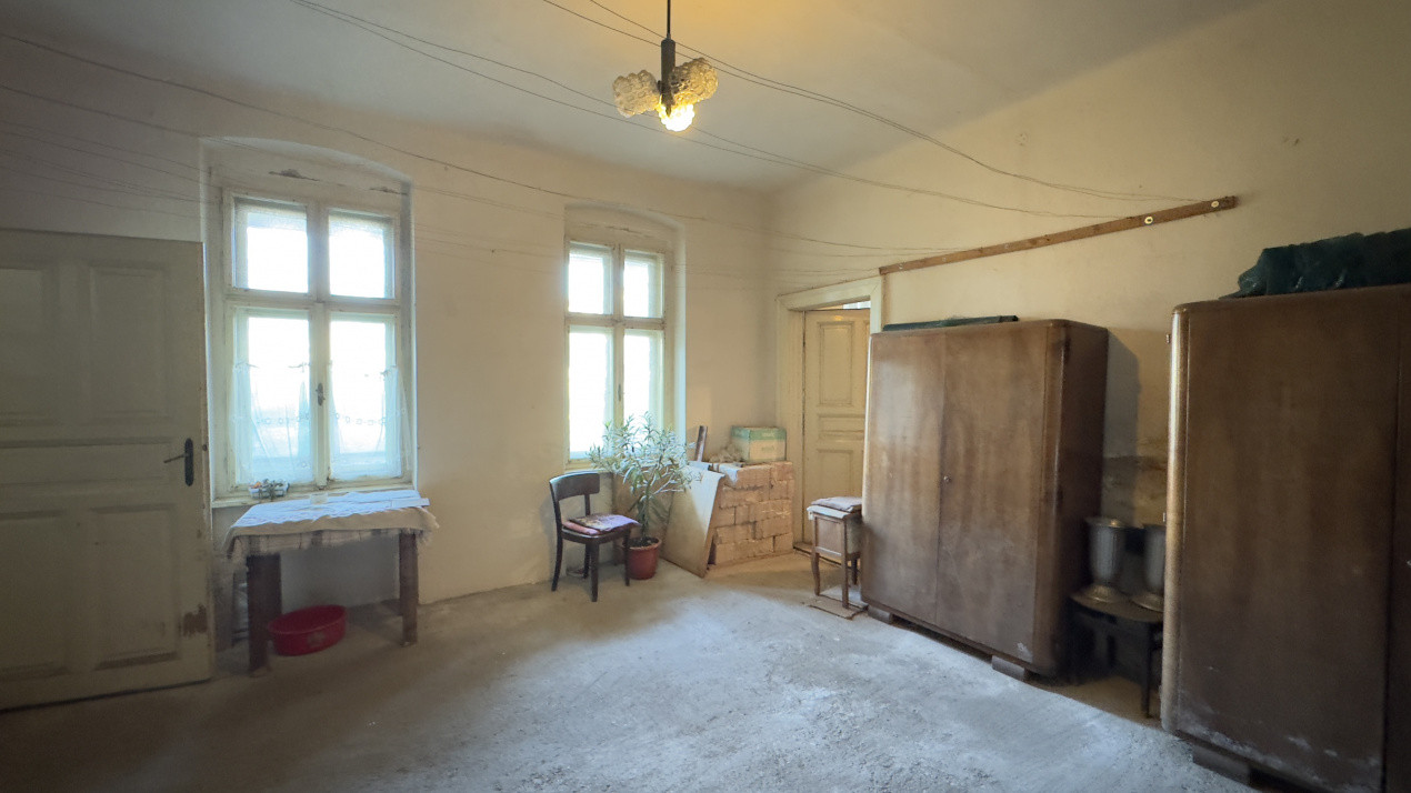 Casă 4 camere cu Teren 2.974 mp | Rezidență sau afacere | Carei