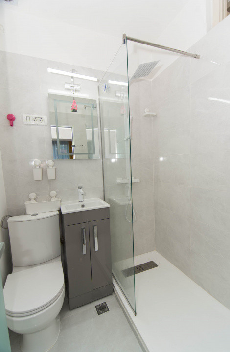 Garsoniera etaj 1,  zona Traian, Pitesti