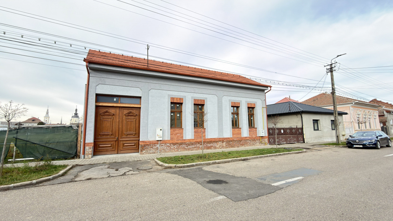 Clădire de închiriat – ideală pentru clinică medicală sau alte afaceri - Carei