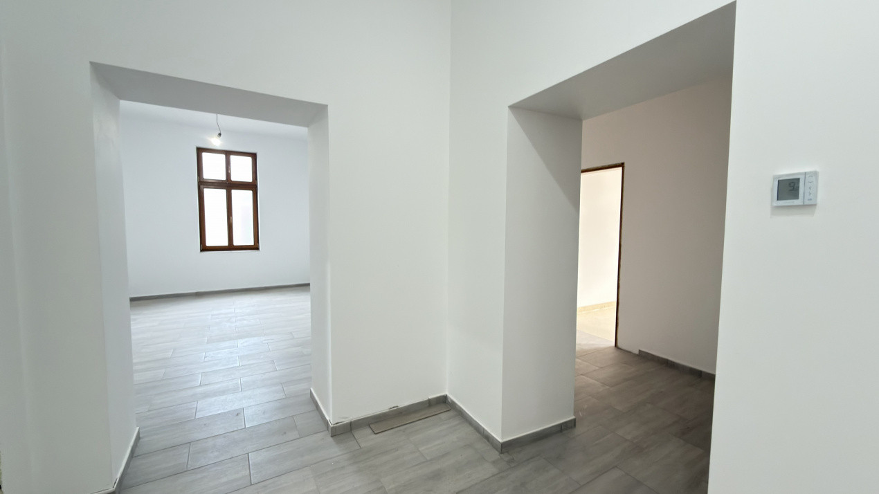 Clădire de închiriat – ideală pentru clinică medicală sau alte afaceri - Carei