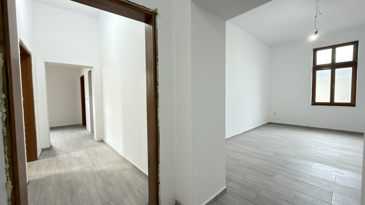 Clădire de închiriat – ideală pentru clinică medicală sau alte afaceri - Carei