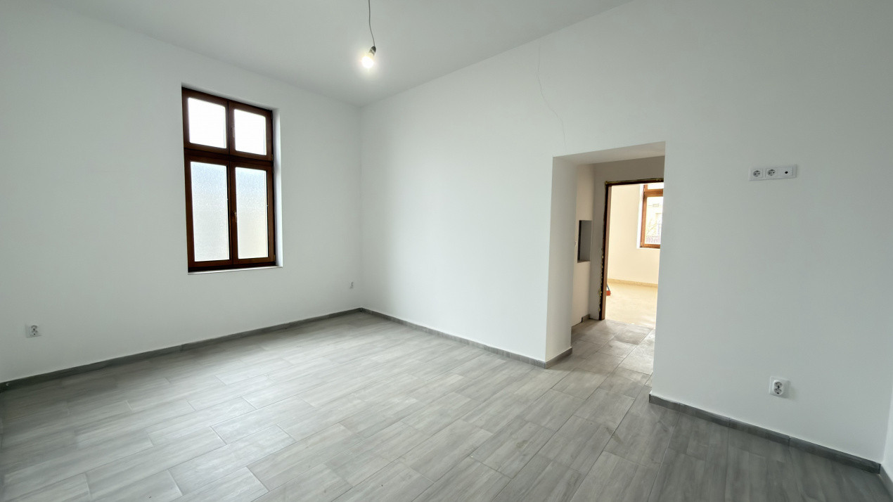 Clădire de închiriat – ideală pentru clinică medicală sau alte afaceri - Carei