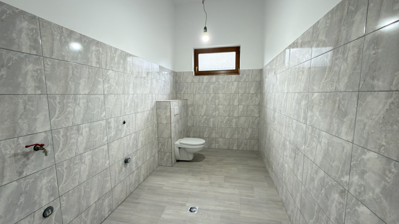 Clădire de închiriat – ideală pentru clinică medicală sau alte afaceri - Carei