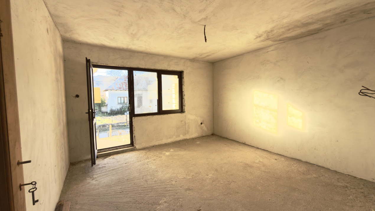 Casa generoasa cu teren de 1186 mp intravilan-Retevoiesti -Pietrosani-Arges!