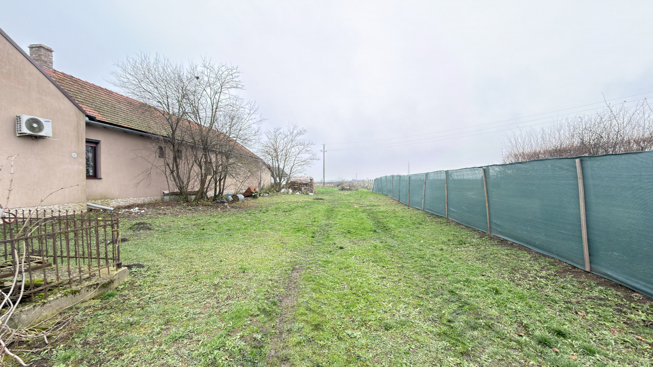 Terenuri intravilane 4.454 mp Drum DN 1F - Loc. Ghenci - Jud. Satu Mare