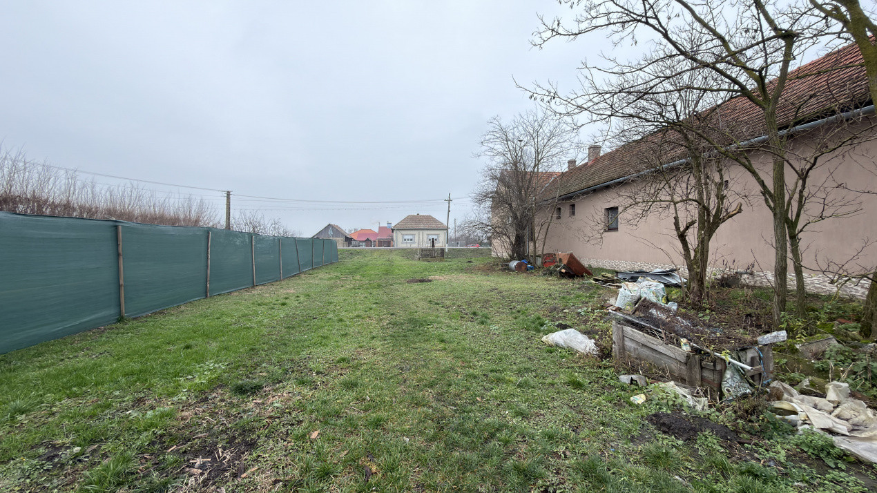 Terenuri intravilane 4.454 mp Drum DN 1F - Loc. Ghenci - Jud. Satu Mare