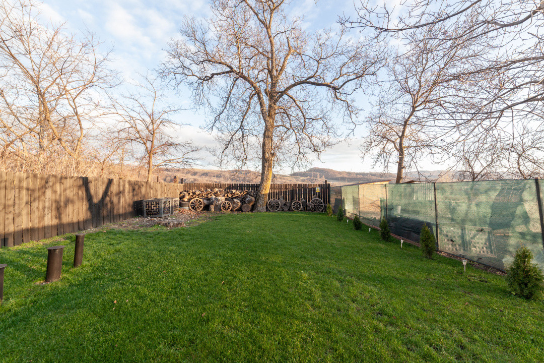 Casă- garaj - teren- Câmpulung Muscel Jud Argeș!