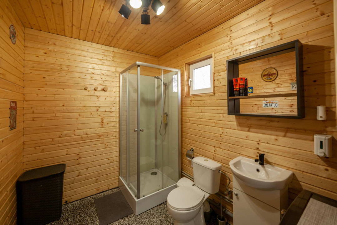 Casă- garaj - teren- Câmpulung Muscel Jud Argeș!