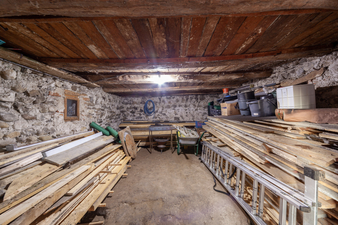 Casă- garaj - teren- Câmpulung Muscel Jud Argeș!