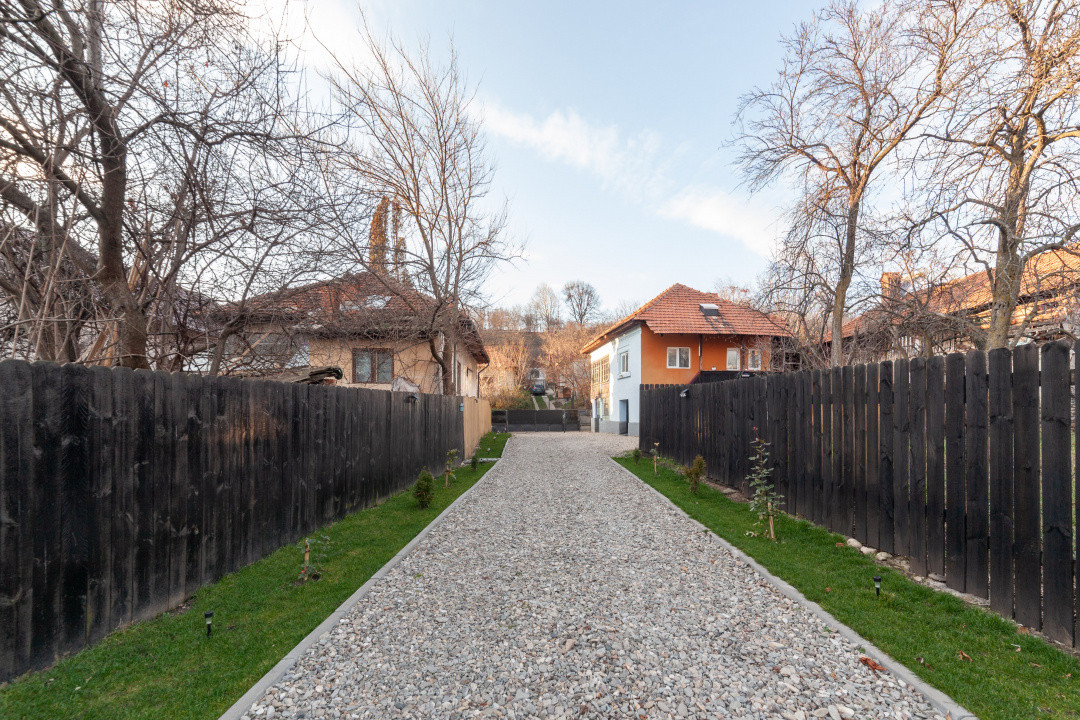 Casă- garaj - teren- Câmpulung Muscel Jud Argeș!