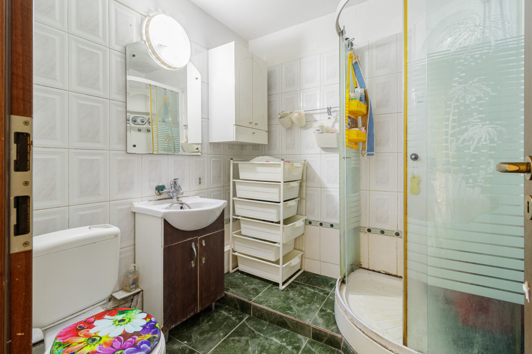 Apartament 3 camere 90 mp, etaj 1, stradal, Otopeni