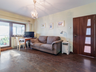 Apartament 3 camere 90 mp, etaj 1, stradal, Otopeni