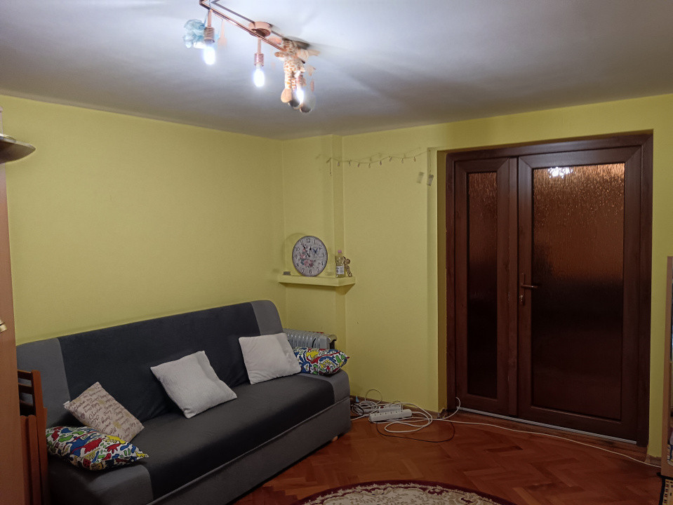 Casă renovată, gata de mutat,la 1 km de Spitalul Județean și Stadion