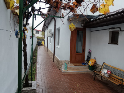 Casă renovată, gata de mutat,la 1 km de Spitalul Județean și Stadion