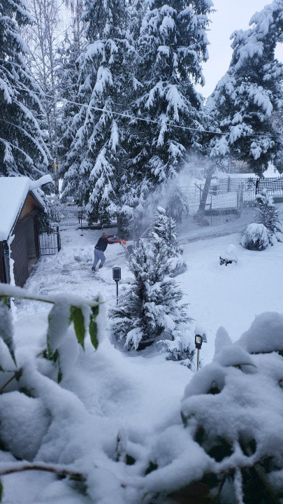 Casa spatioasa langa Belis-zona turistica, curte mare,ciubar