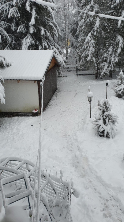 Casa spatioasa langa Belis-zona turistica, curte mare,ciubar