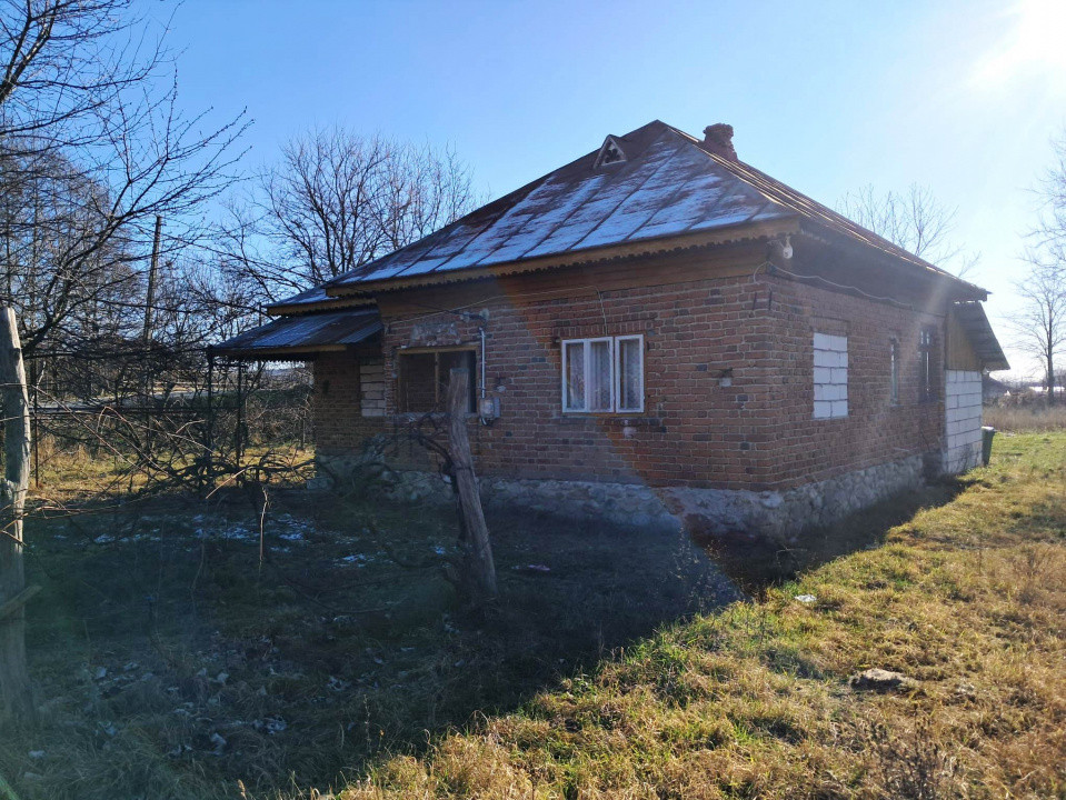 Casă și teren de vânzare Polovragi