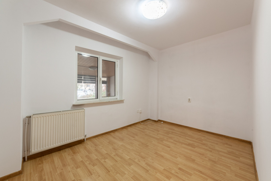 Apartament 5 camere parter zona Rolast-Jumbo