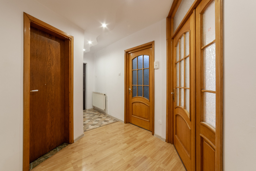 Apartament 5 camere parter zona Rolast-Jumbo