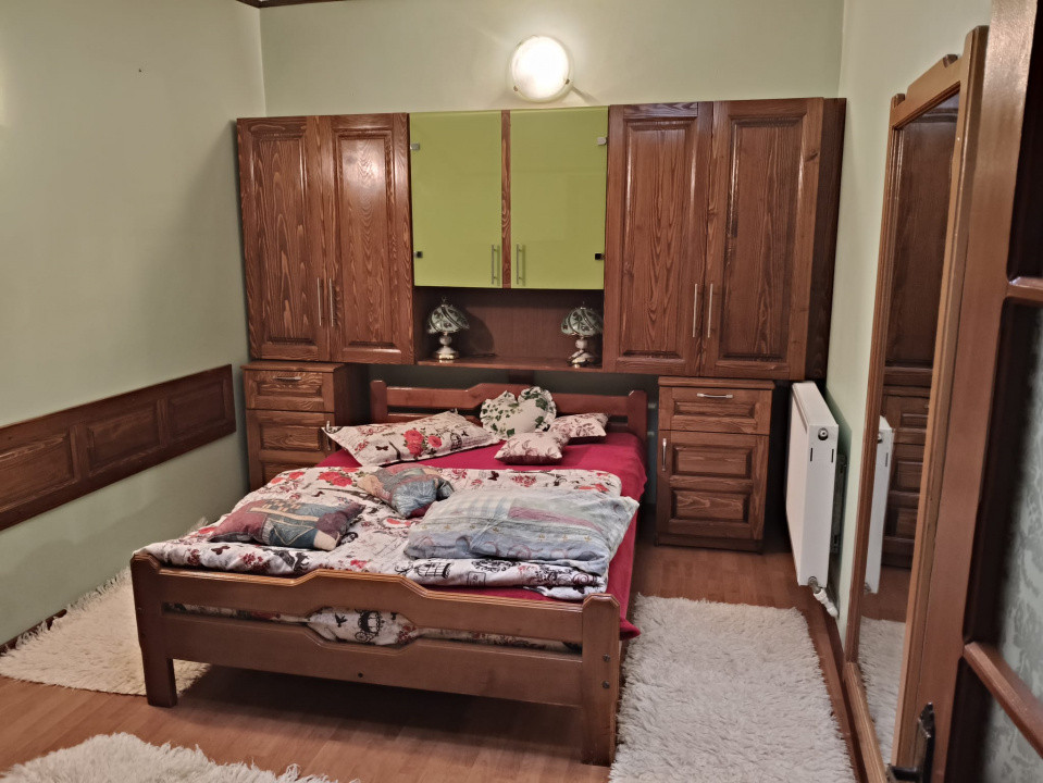 Apartament de închiriat,3 camere, decomandat – zonă centrală, Târgu Jiu