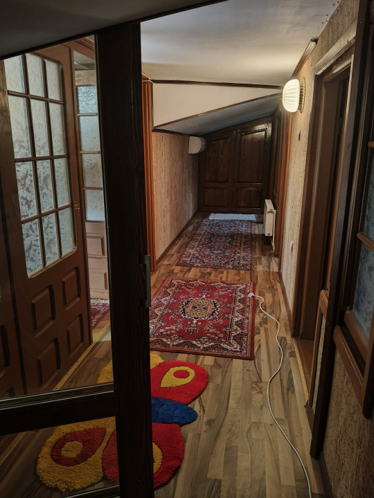 Apartament de închiriat,3 camere, decomandat – zonă centrală, Târgu Jiu