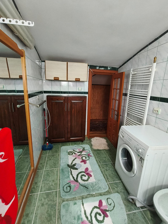 Apartament de închiriat,3 camere, decomandat – zonă centrală, Târgu Jiu