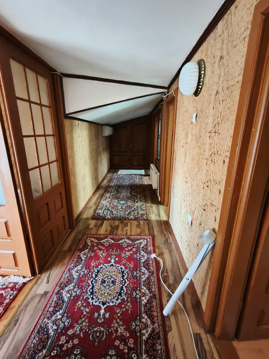 Apartament de închiriat,3 camere, decomandat – zonă centrală, Târgu Jiu