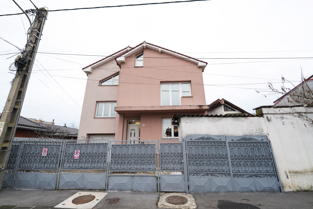 Casa la gri - Romanesti