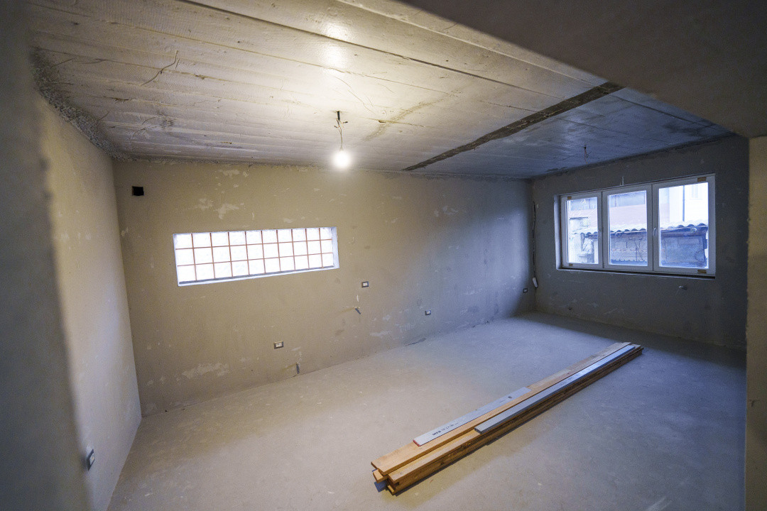 Casa la gri - Romanesti