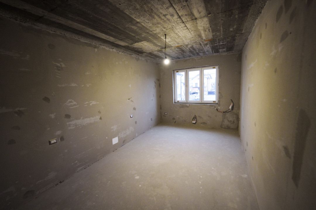 Casa la gri - Romanesti