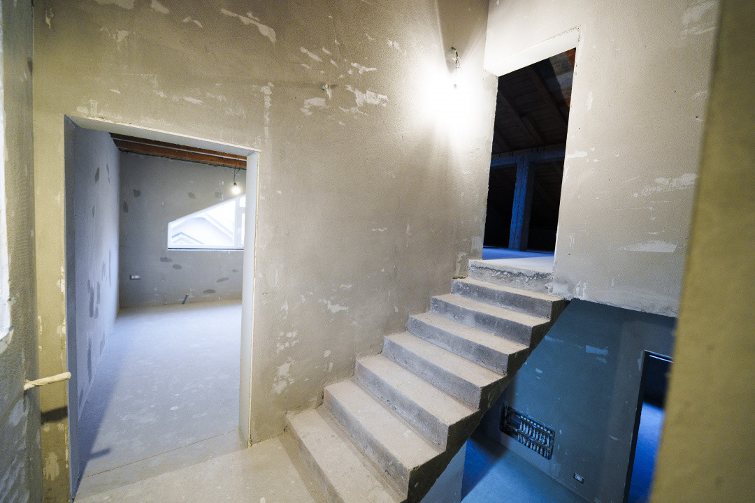 Casa la gri - Romanesti