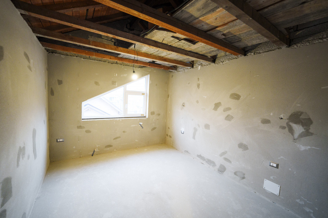 Casa la gri - Romanesti