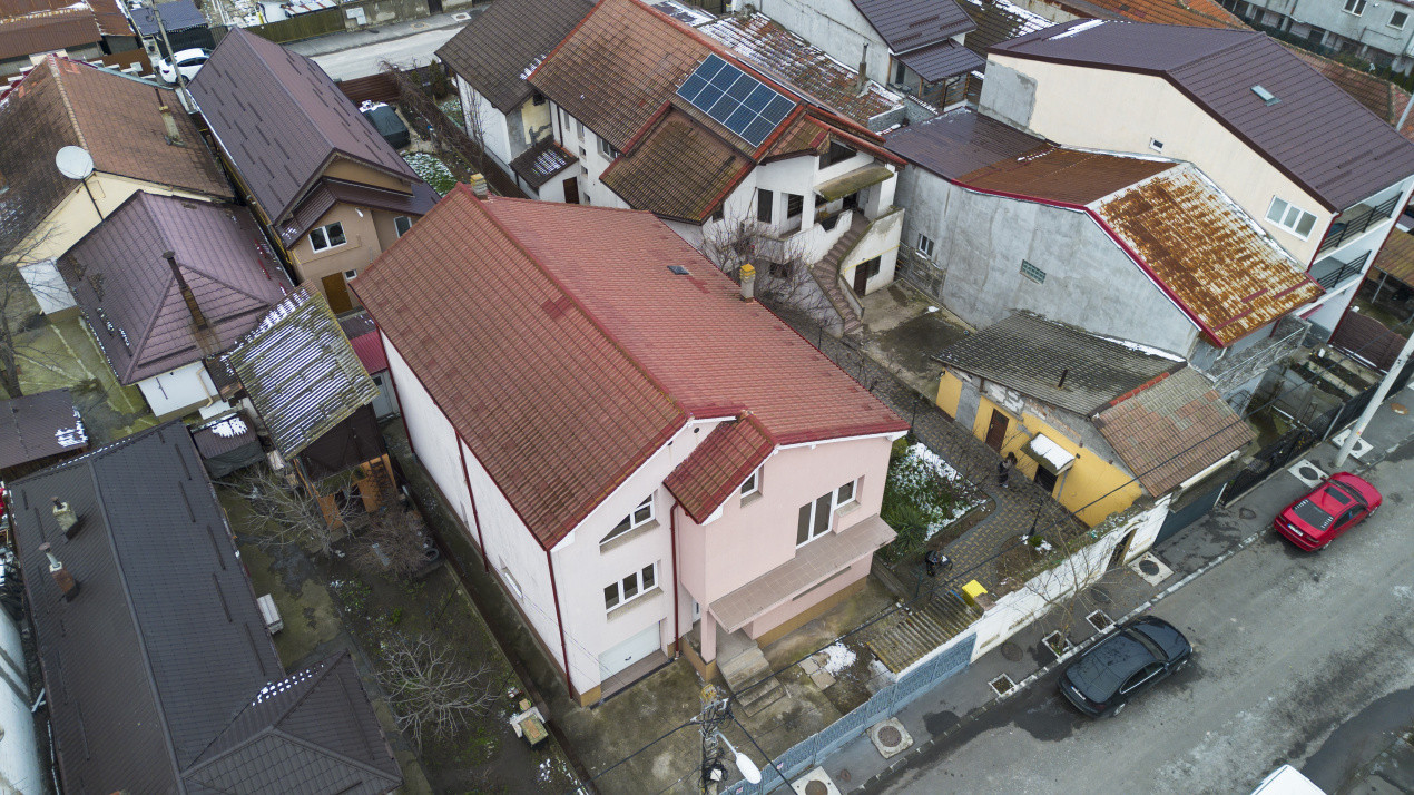 Casa la gri - Romanesti