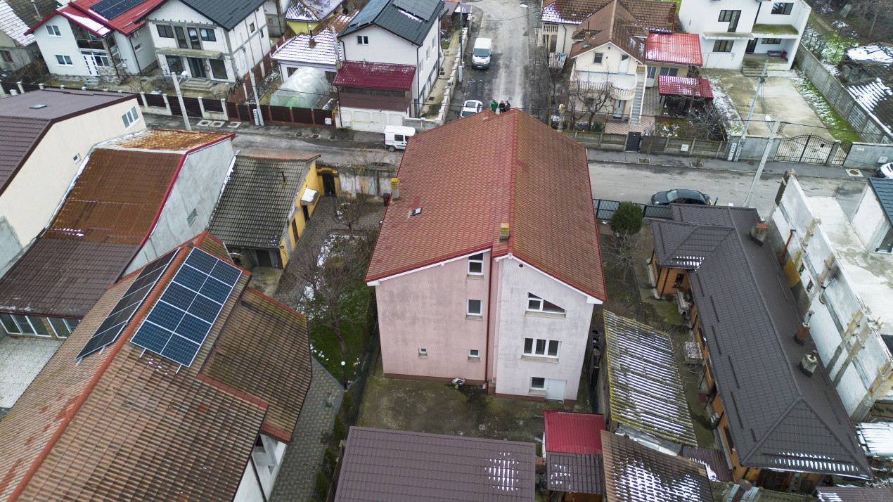 Casa la gri - Romanesti